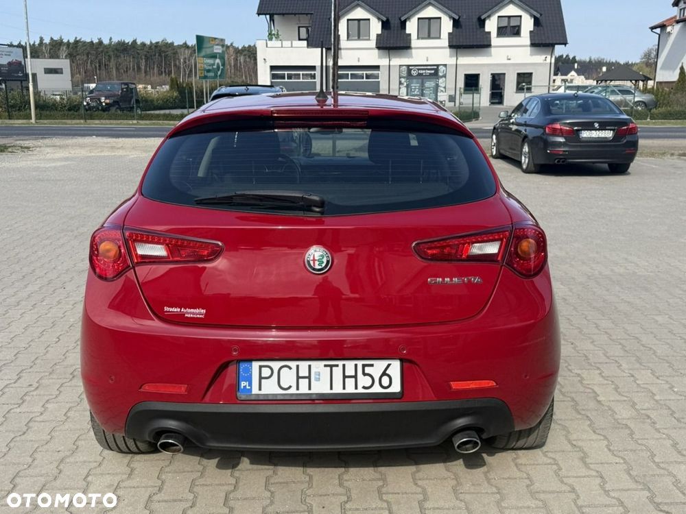 Alfa Romeo Giulietta 2.0 JTDM - 8