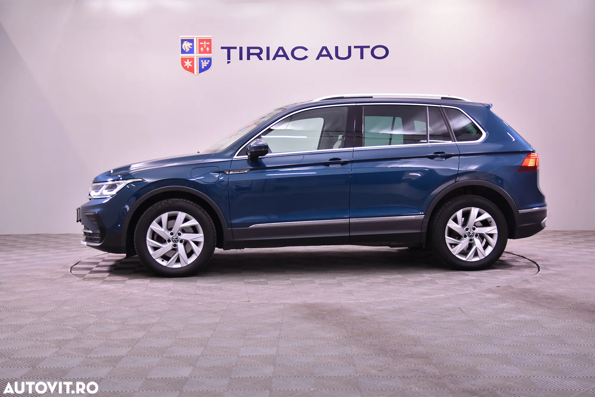 Volkswagen Tiguan - 2