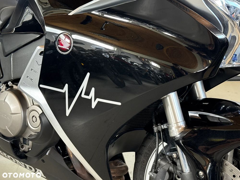 Honda VFR - 27