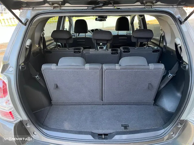 Toyota Verso 1.6 D-4D Comfort - 24
