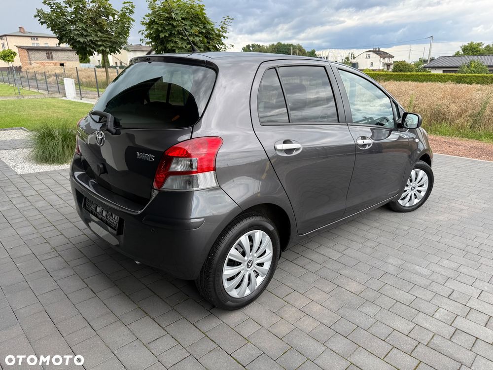 Toyota Yaris - 13
