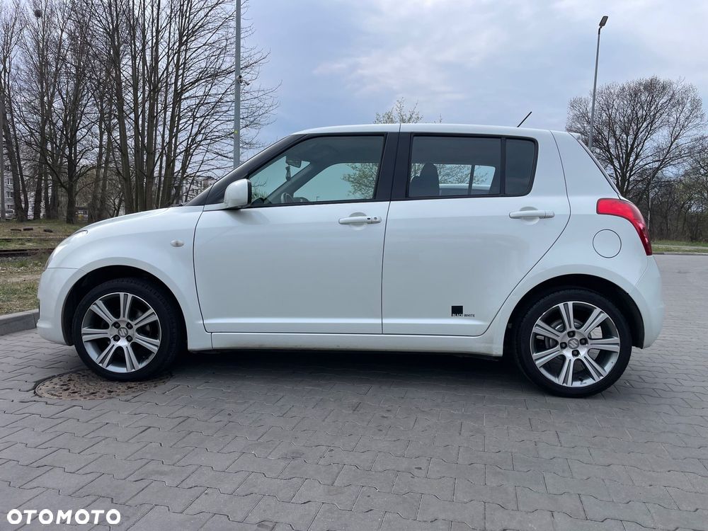 Suzuki Swift 1.3 Black and White - 3