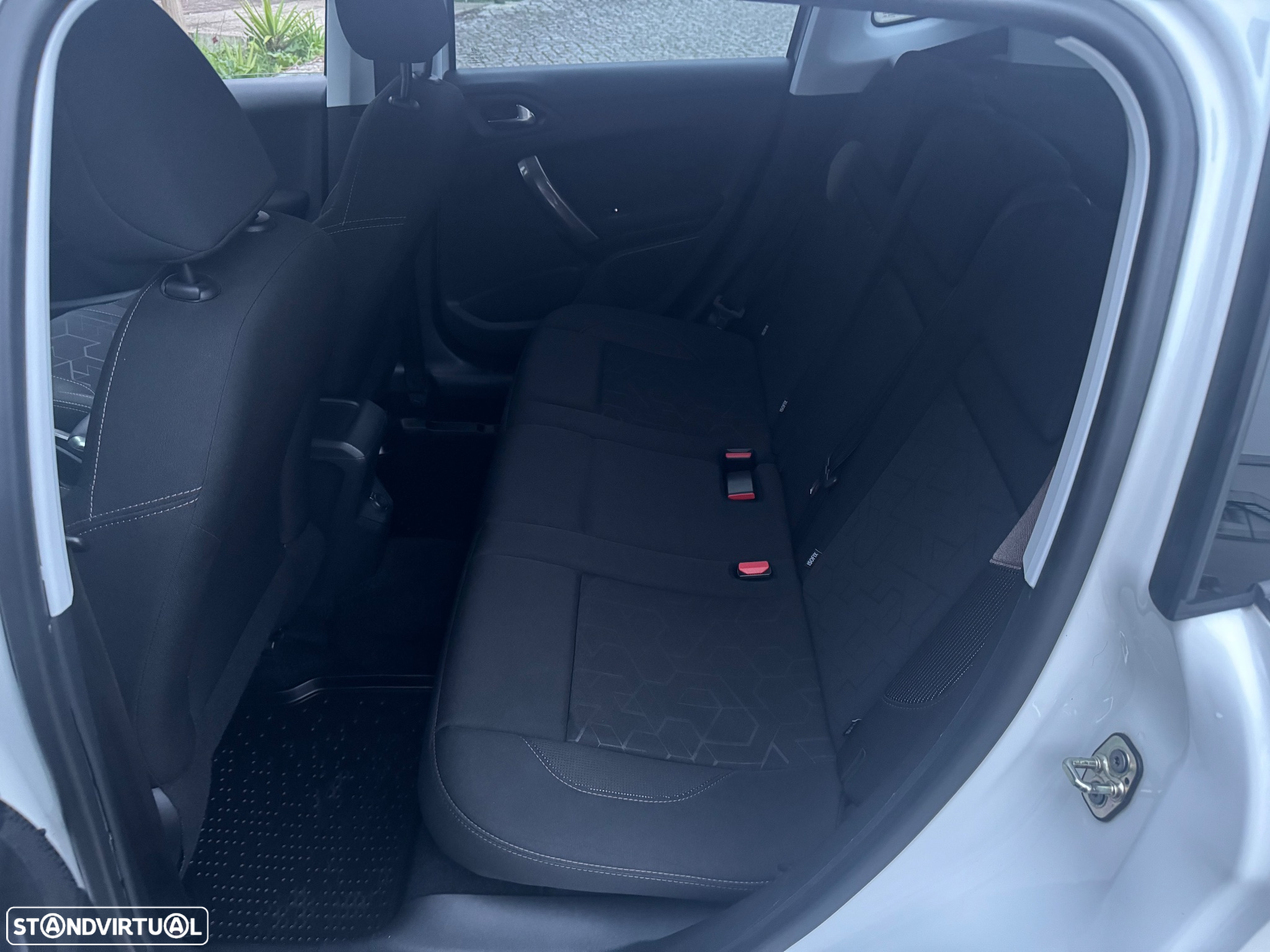 Peugeot 2008 1.2 VTi Active - 17