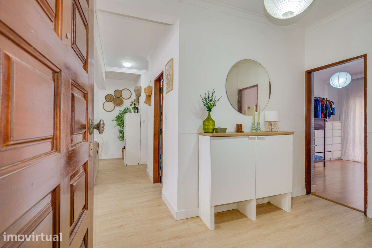 APARTAMENTO T3 | REMODELADO | TERRAÇO 100M2 | MEM MARTINS |  ELEVADOR - Grande imagem: 2/33