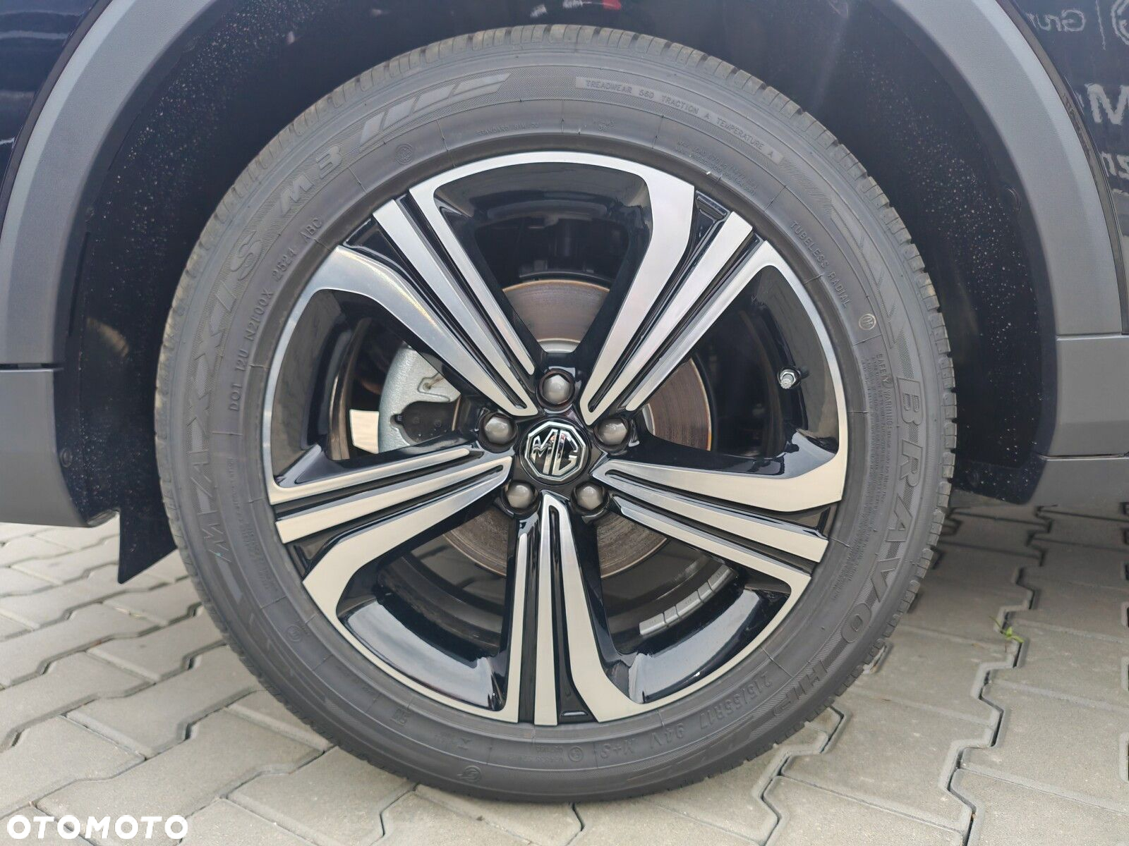 MG ZS - 13