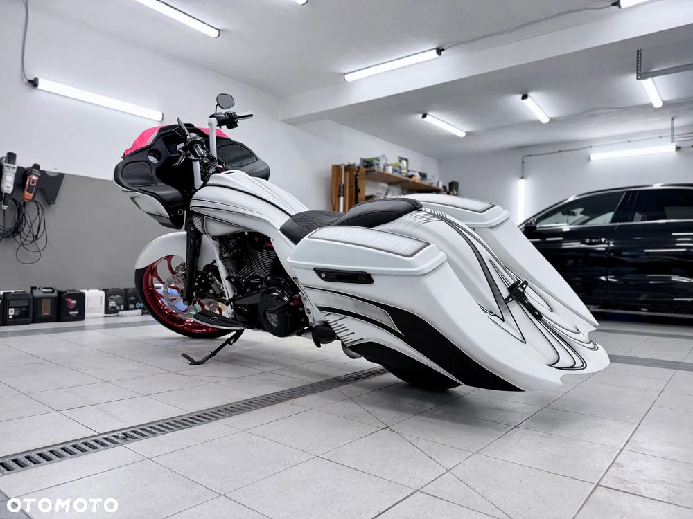 Harley-Davidson Touring Road Glide - 10