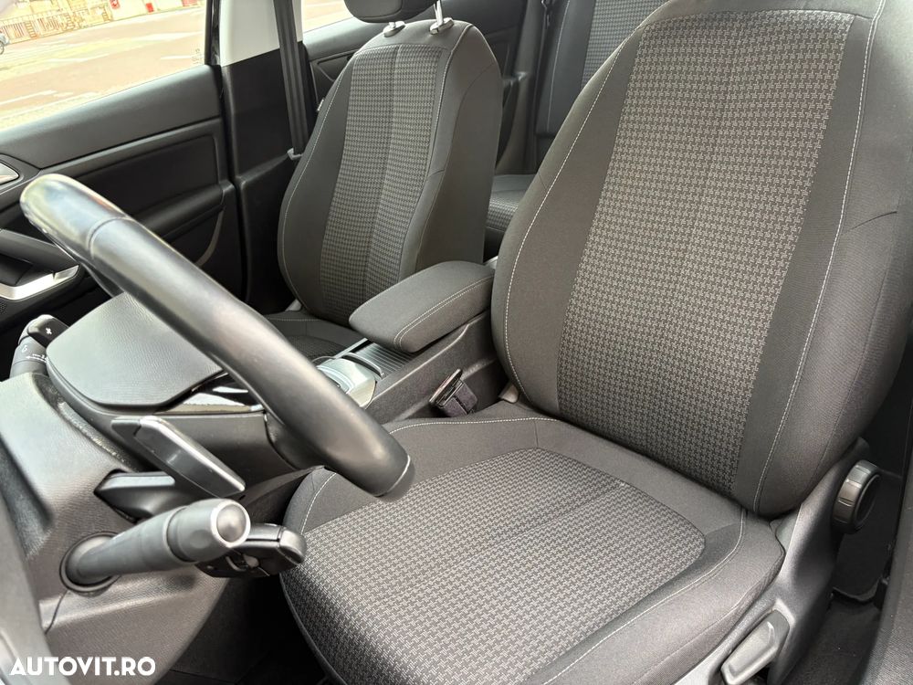 Peugeot 308 PureTech 130 GPF EAT8 Stop & Start Active Business-Paket - 25