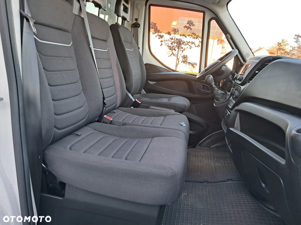 Iveco Daily 72C180 Kontener + Winda 1 Tona Salon Polska - 19