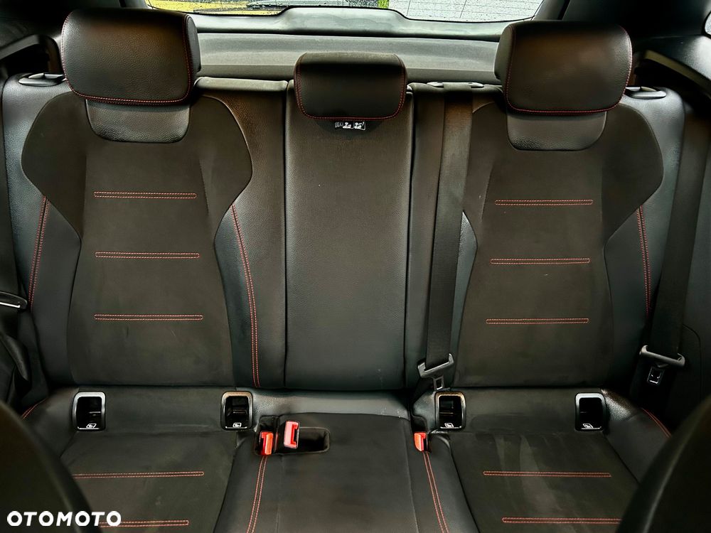 Mercedes-Benz GLA - 27