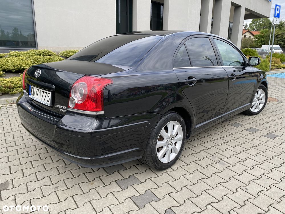 Toyota Avensis 2.0 D-4D Premium - 8