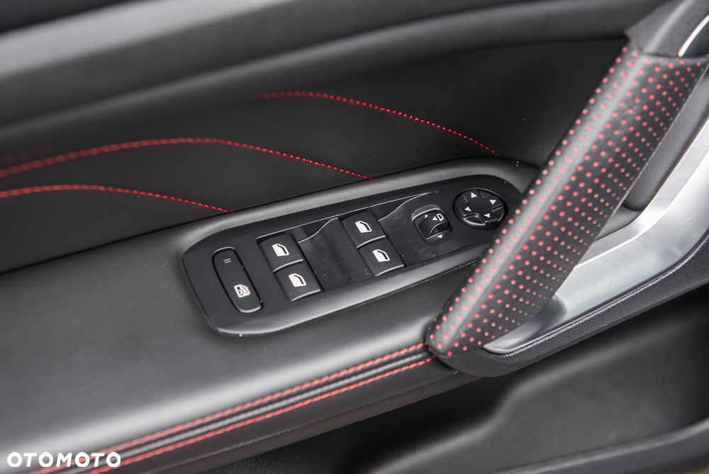 Peugeot 308 1.6 e-THP GT S&S - 16