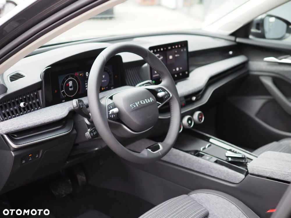 Skoda Superb 2.0 TDI SCR Selection DSG - 4