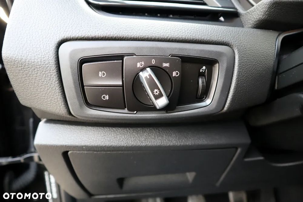 BMW Seria 2 218d Active Tourer - 23