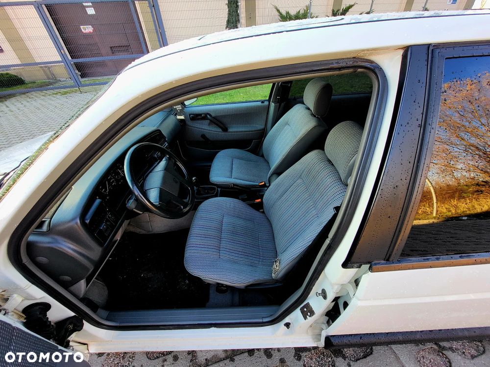 Volkswagen Passat 1.8 CL - 10