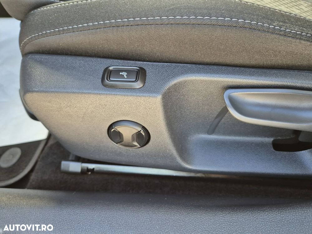 Skoda Octavia Combi 2.0 TDI DSG Ambition - 10