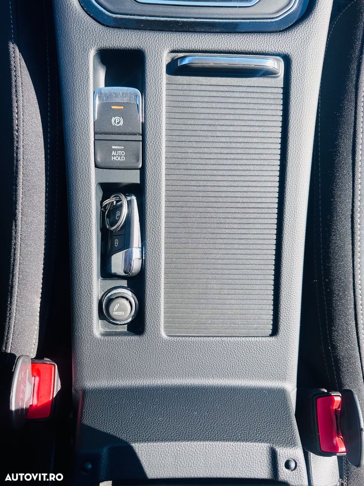 Volkswagen Passat 2021 photo 4