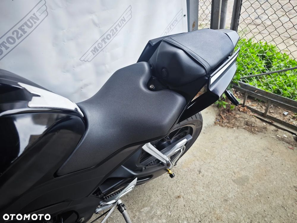 Yamaha YZF - 12