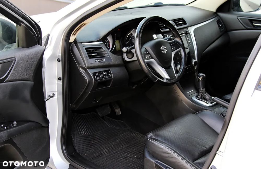 Suzuki Kizashi - 14