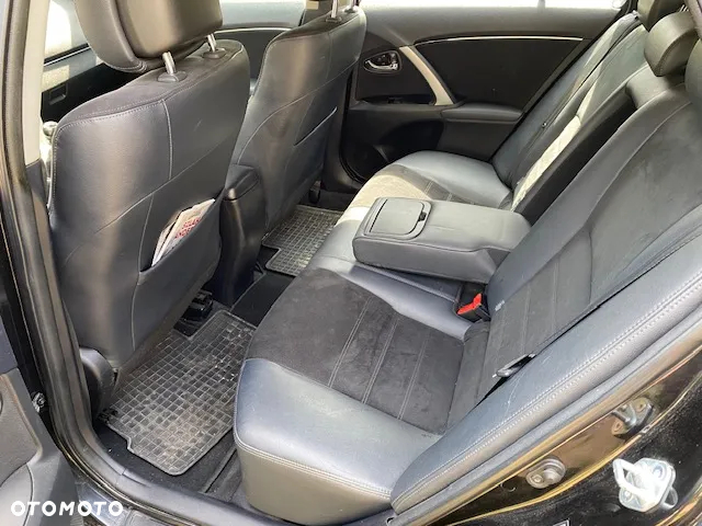 Toyota Avensis Combi 2.0 D-4D Comfort - 9