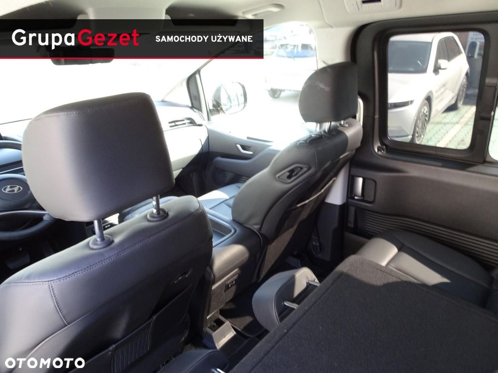 Hyundai Staria - 12