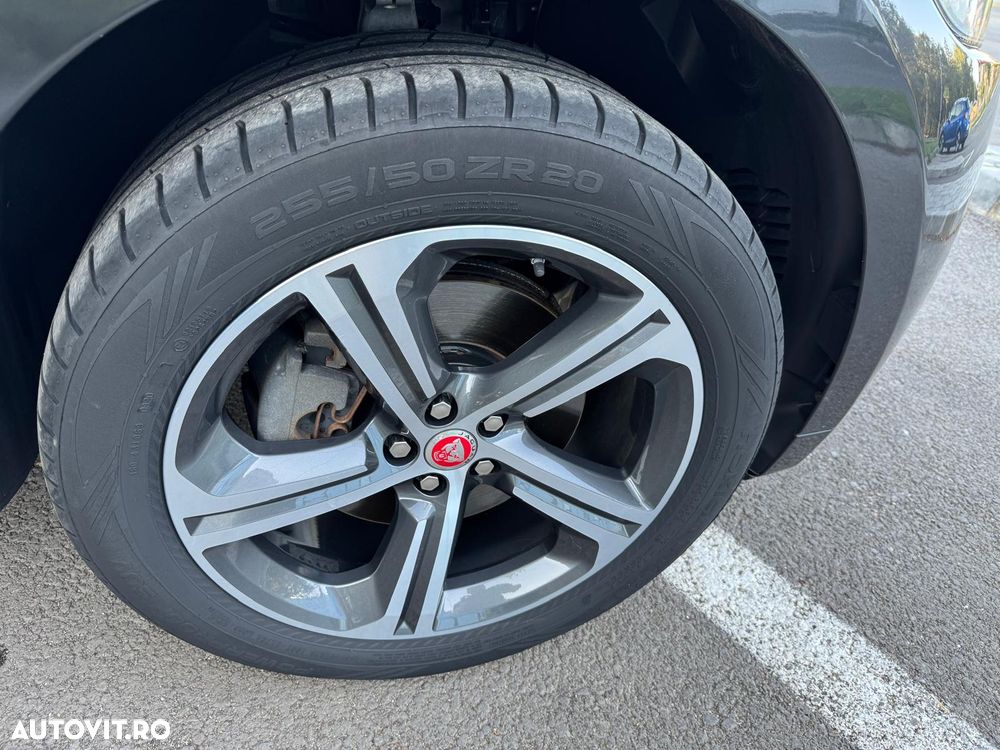 Jaguar F-Pace 25t AWD R-Sport - 14
