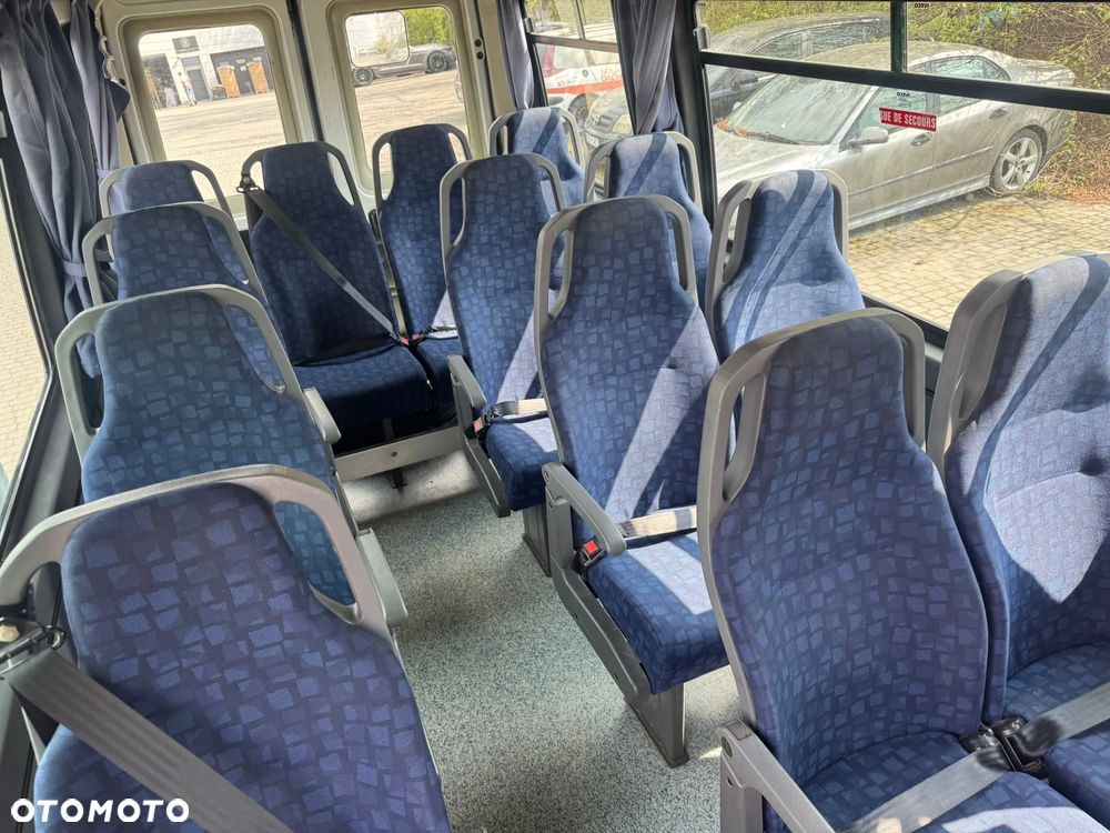 Irisbus Iveco Daily Klima Tylko 157 tyś km z Wojska Francuskiego 17 Osobowy - 18