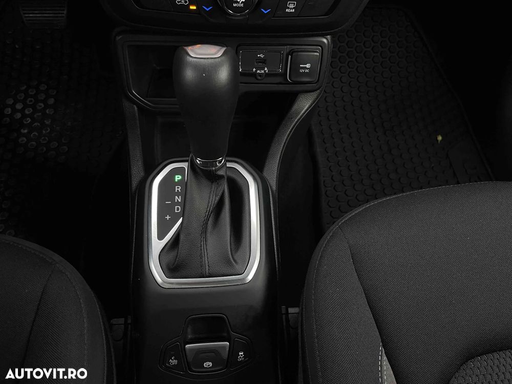 Jeep Renegade - 12