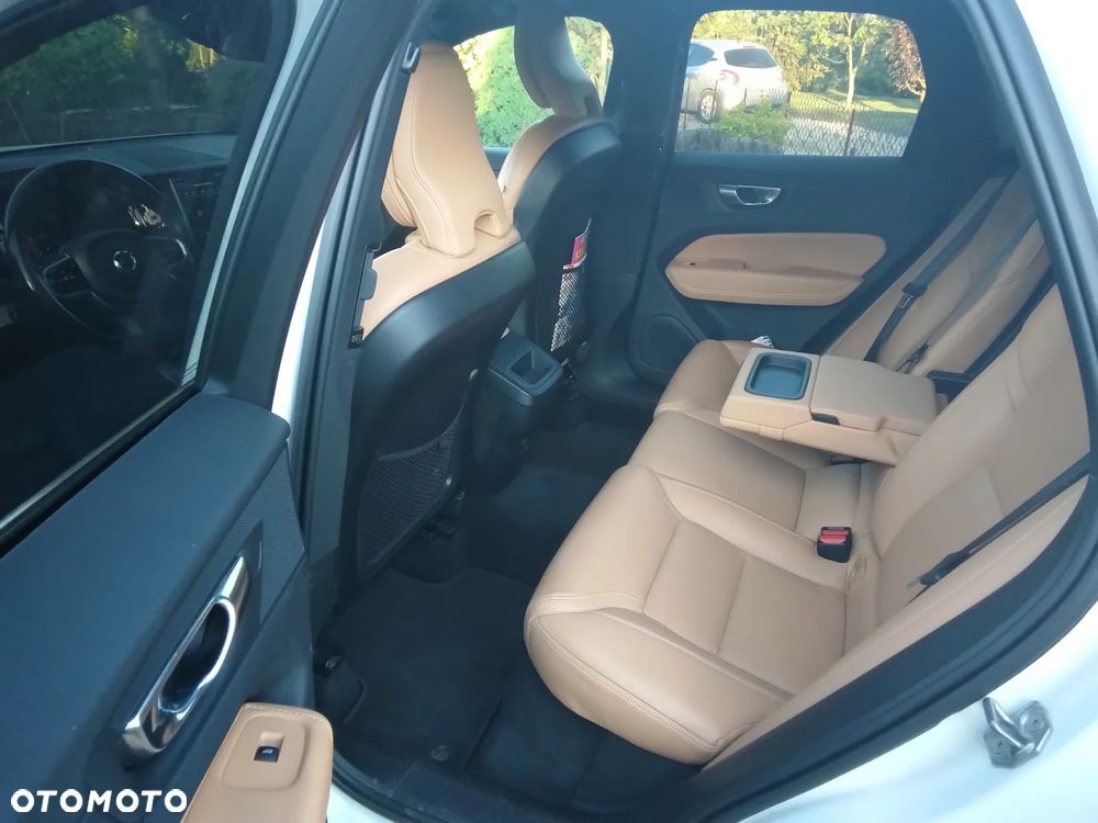 Volvo XC 60 B4 D Inscription - 12