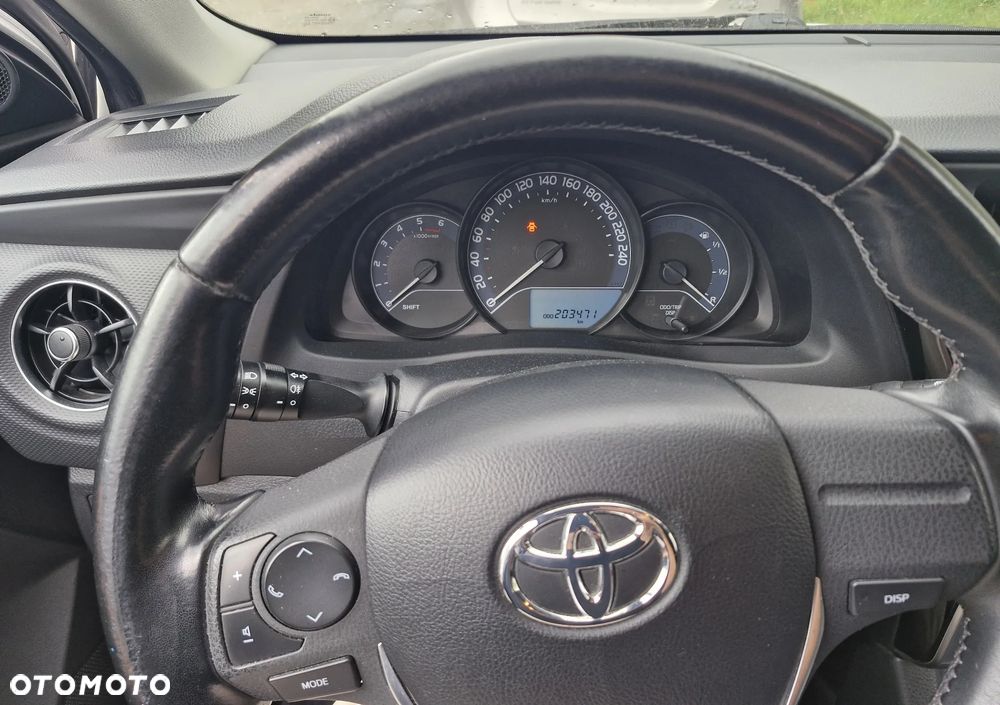 Toyota Auris 2017 photo 2