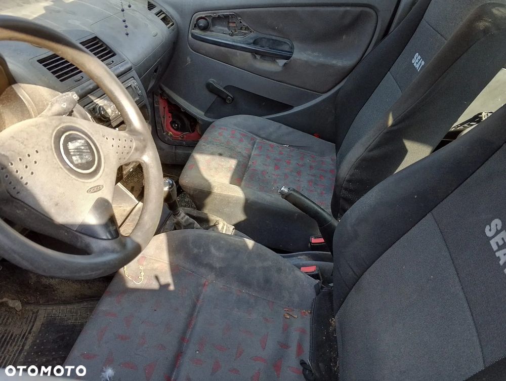 Seat Cordoba (99-02r.) 1.4 B 59KM. Silnik AKK Skrzynia DXK lakier P3G / LP3G / D8.Cały na części. GWARANCJA !!! Przód Tył Zestaw Komplet Drzwi Klapa Zderzak Błotnik Maska Grill Atrapa Szyba Pas Lampa Lusterko Boczki Fotel Kanapa Kokpit Deska Rozdzielcza Przełącznik Włącznik Sterownik Przewody Wiązka Instalacja Moduł Komputer Czujnik Listwa Pompa Alternator Wtryski Głowica Rozrusznik Kompresor Sprzęgło Dwumas Silnik Skrzynia ABS Klimatyzacji Paliwa Wspomagania Kolektor Turbina Przepustnica Zawór Chłodnica Koło Hak Belka Sanki Zawieszenie Mcpherson Półoś Amortyzator Wydech Tłumik Zacisk Most - 9