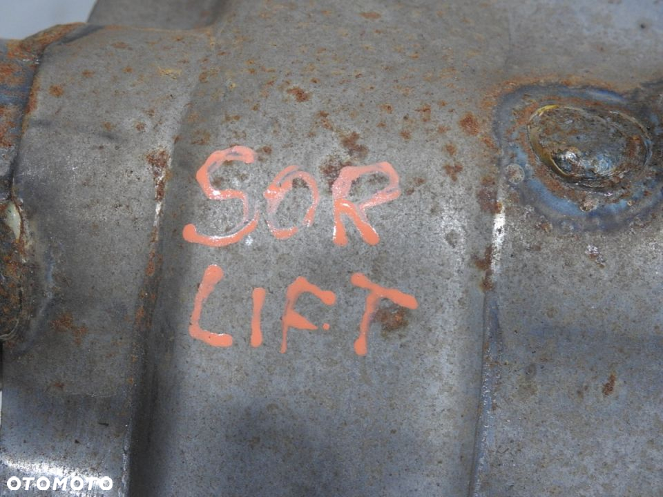 BELKA STELAŻ KONSOLI KIA SORENTO I LIFT - 6