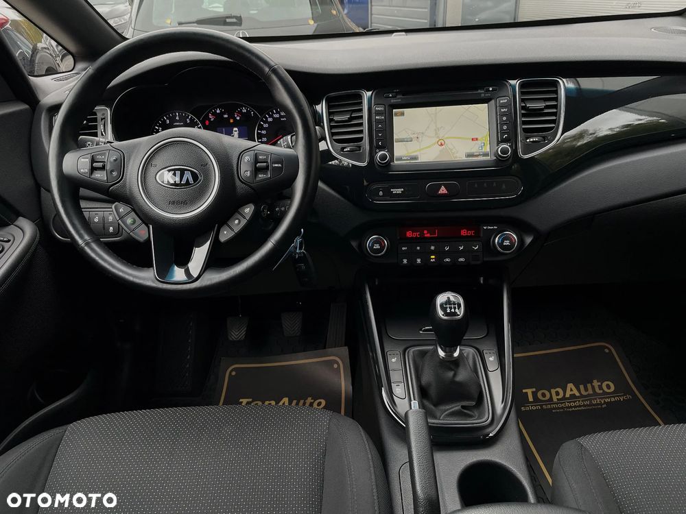 Kia Carens 1.6 GDI Attract - 34