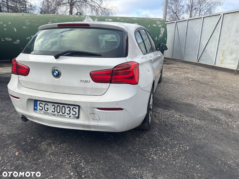 BMW Seria 1 118i - 3