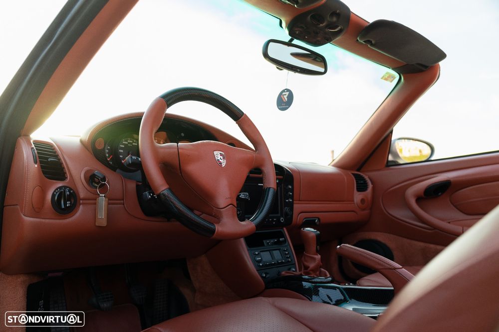 Porsche 911 (996) Carrera 4 Cabrio - 16