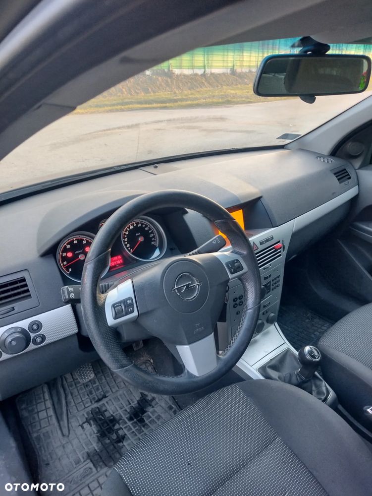 Opel Astra 1.6 Turbo - 6