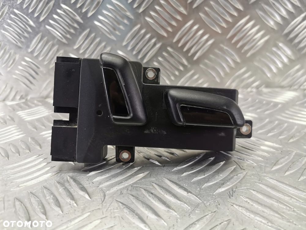 VW TOUAREG 7P 10-18R PANEL REGULACJA PRZESUWANIE PODNOSZENIE FOTELA PRAWY 7P6959748