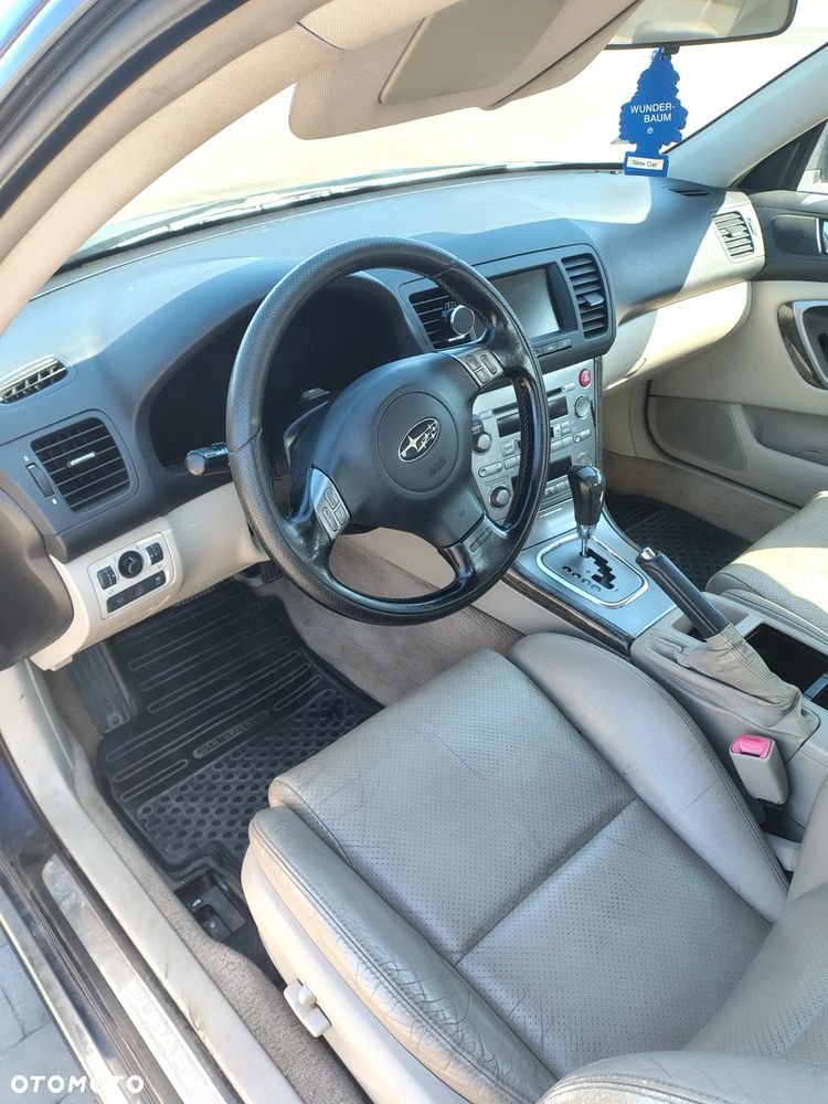 Subaru Legacy 3.0 H6 - 4