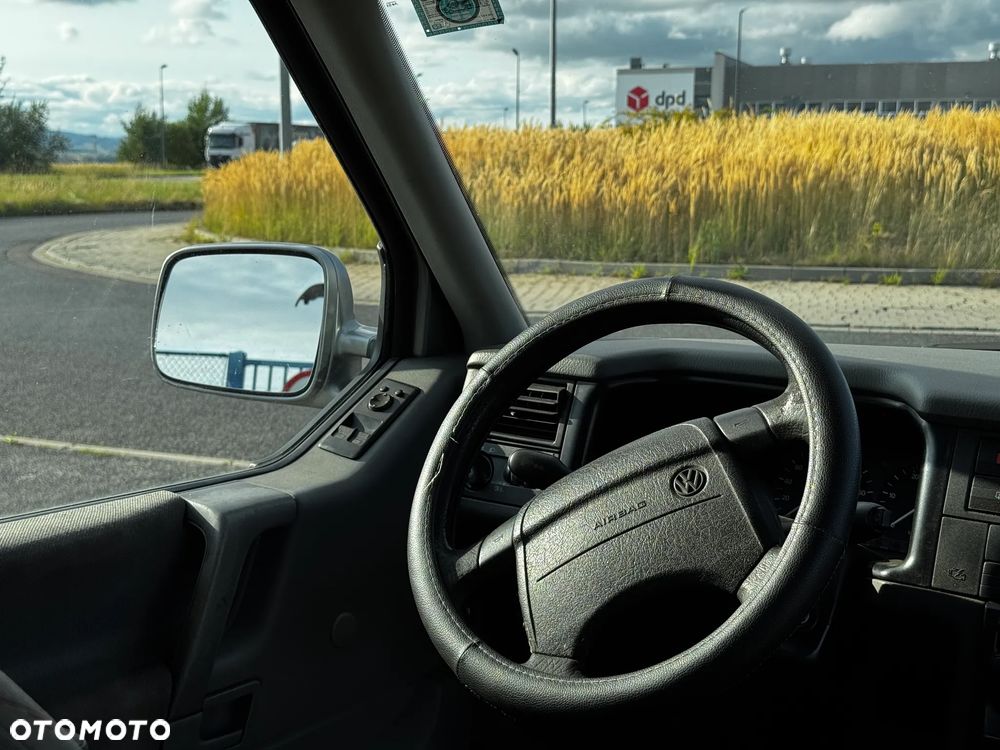 Volkswagen Multivan - 18