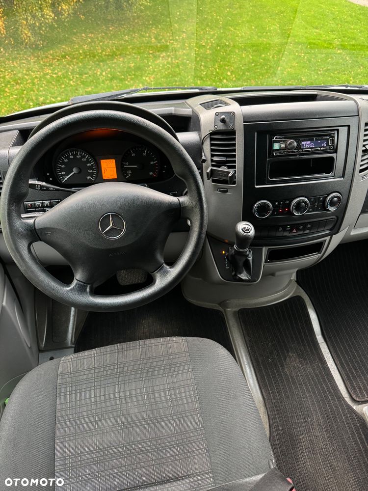 Mercedes-Benz Sprinter - 12