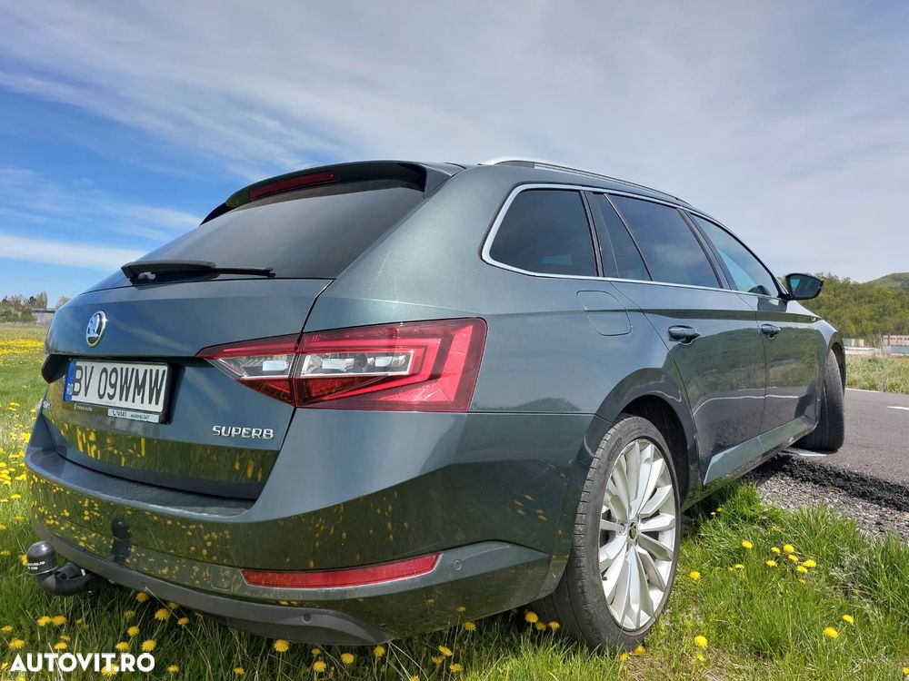 Skoda Superb 2.0 TDI DSG Sportline - 9