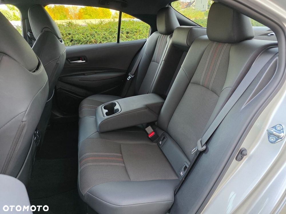 Toyota Corolla 1.8 Hybrid GR Sport - 18