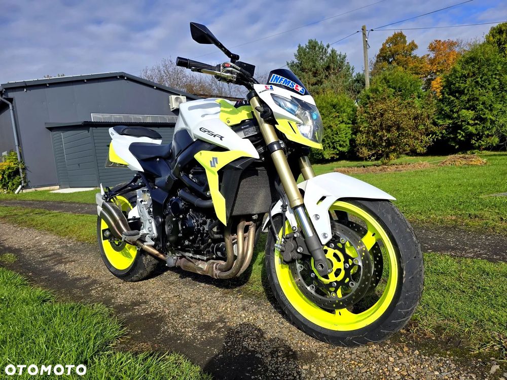 Suzuki GSR - 1