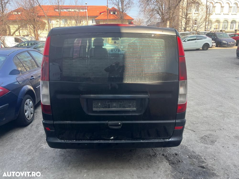 Dezmembrez Mercedes Benz Vito 2,2 CDI 2006 negru - 11