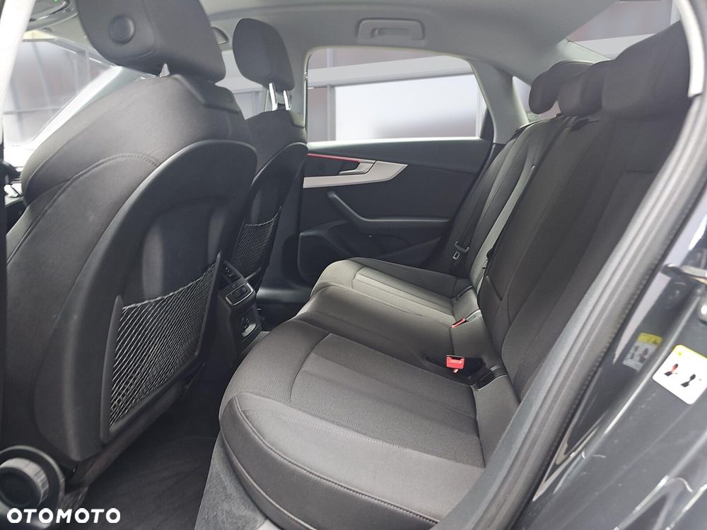 Audi A4 Limousine 40 TFSI mHEV Advanced S tronic - 9