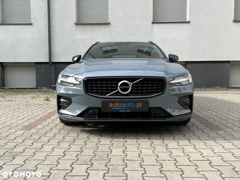 Volvo V60 B4 B R-Design - 2