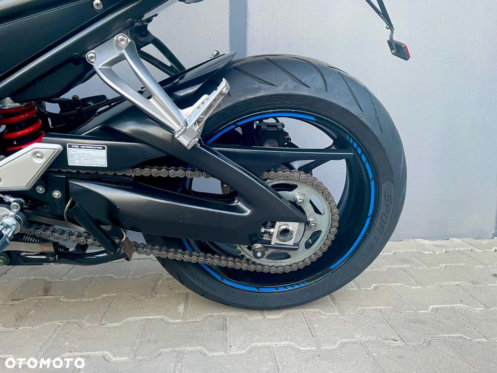 Yamaha FZ - 12