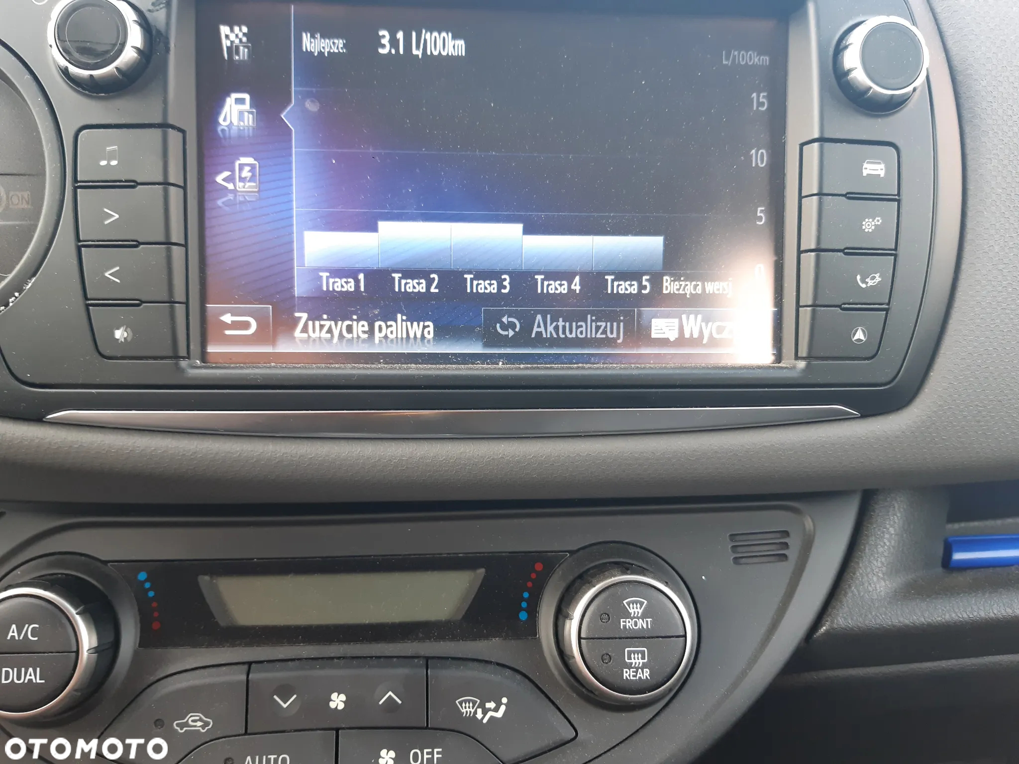 Toyota Yaris Hybrid 1.5 VVT-i - 6