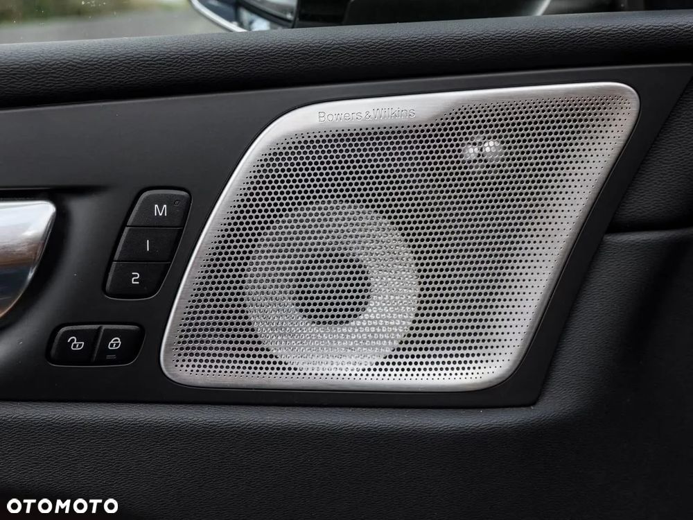 Volvo XC 60 B5 B AWD Ultra Black Edition - 11