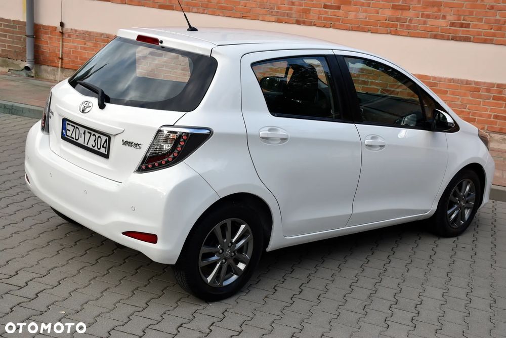 Toyota Yaris 1.4 D-4D Sol EU5 - 16