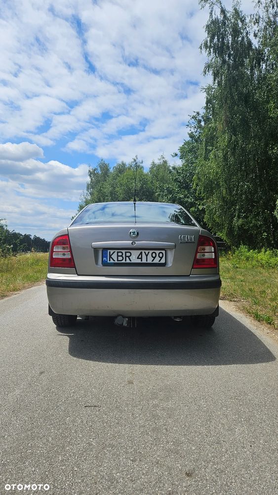 Skoda Octavia 1.6 Tour - 6